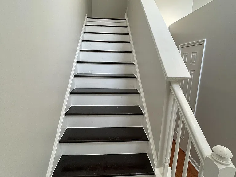 2704 Holmes Ct N — Photo 19