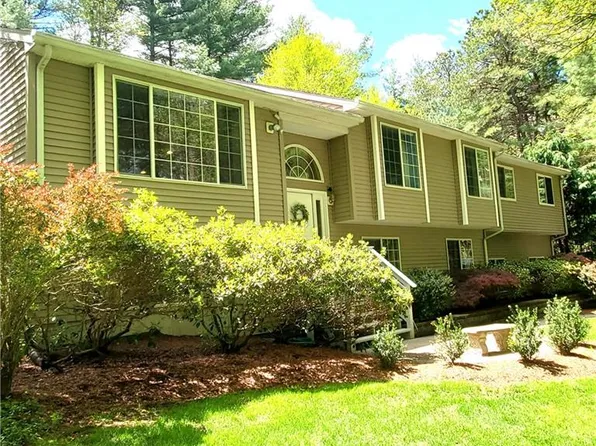 12 Ayoho Rd, Coventry, RI 02816