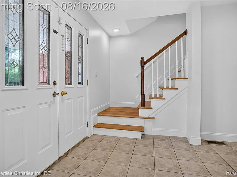 2834 Rossmoor Cir — Photo 2