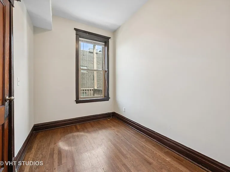 843 N Hoyne Ave #3R — Photo 2