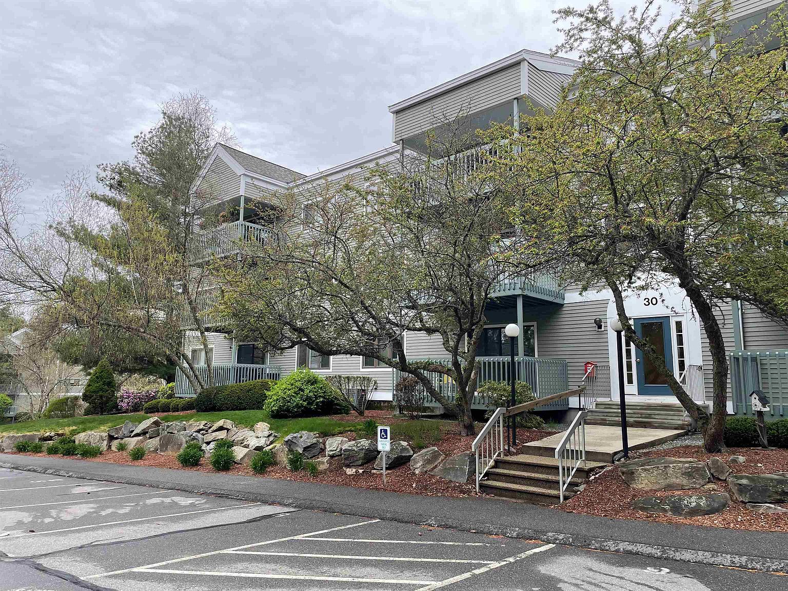 30 Ledgewood Hills Drive UNIT 204, Nashua, NH 03062 Zillow