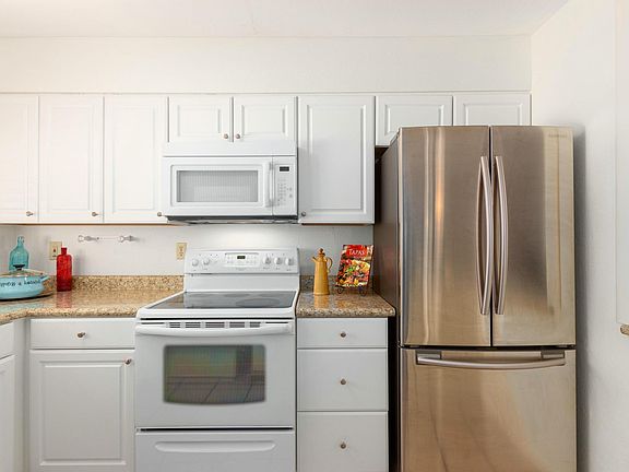 3rd image of 10850 N Fairway Ct W #126