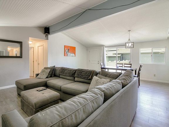 4th image of 446 Chateau La Salle Dr #446