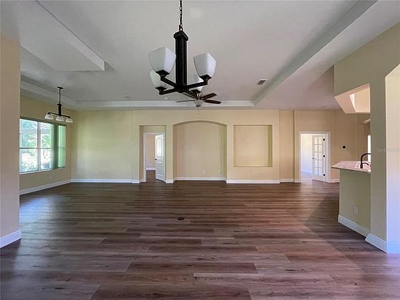 4th image of 822 King Leon Way