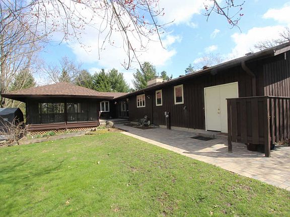 3rd image of 310 N Shannon Dr