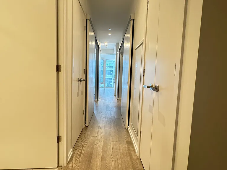 5 Soudan Ave #914 — Photo 9