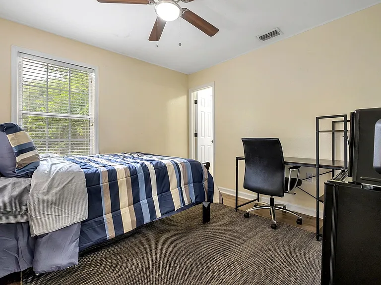 2738 W Tharpe St #506 — Photo 13