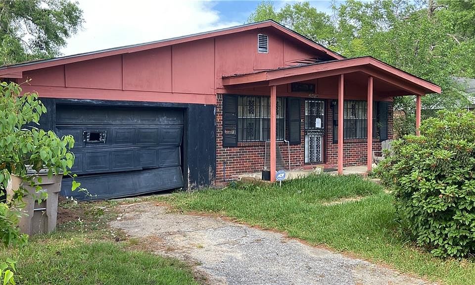 1st image of 2454 Pinetree Dr