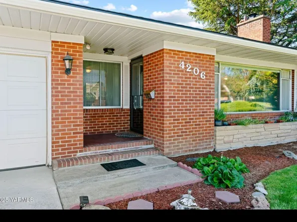 4206 Snowmountain Rd, Yakima, WA 98908