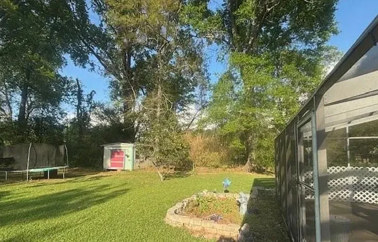 105 Thistledown Dr — Photo 10