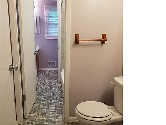 4th image of 225 Glyndon Dr