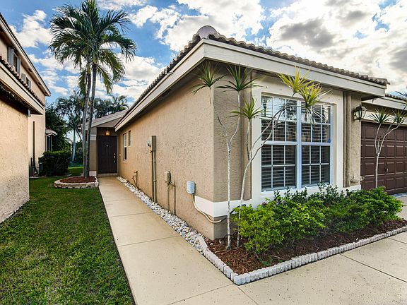 3rd image of 3574 Danbury Court