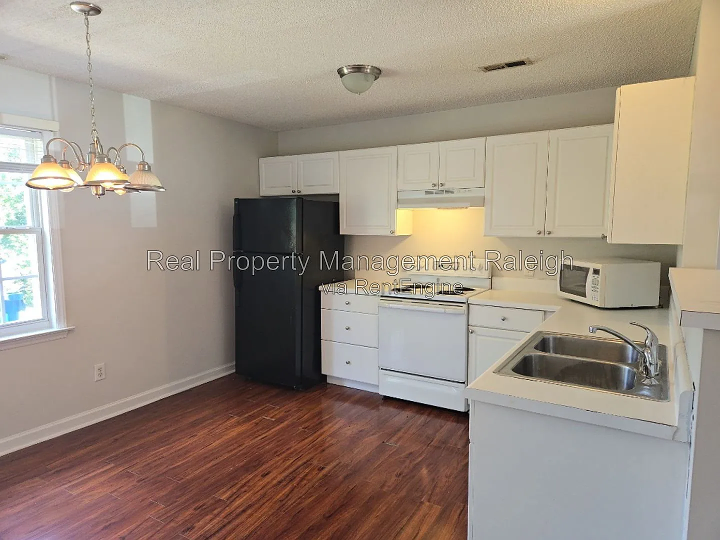 2 bed, 2.5 bath, 1140 sqft, $1,400 — Photo 4