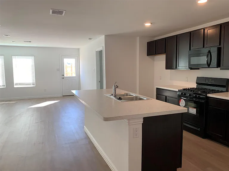 18118 Rockvine Dr — Photo 9