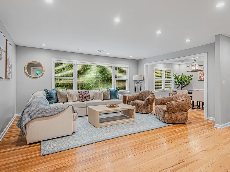 480 Forest Hills Dr — Photo 5