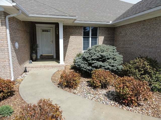 2nd image of 703 Meadowlane Dr