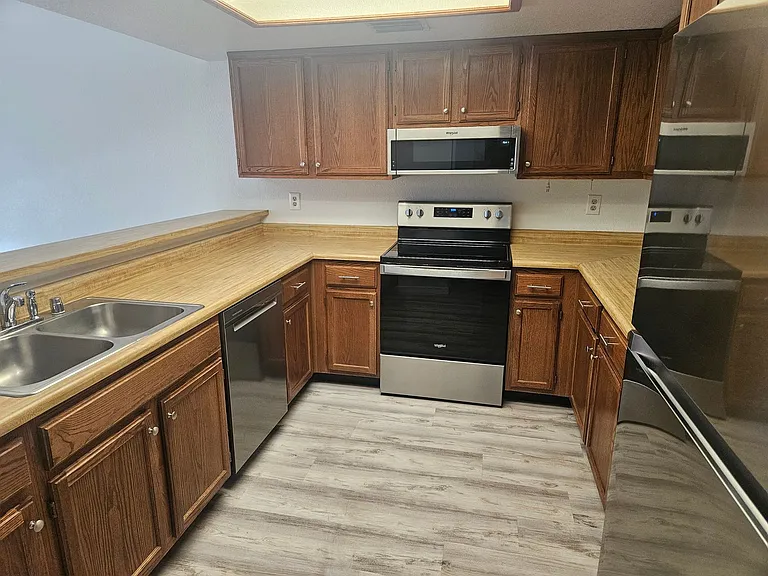 1800 Clubhouse Dr #F61 — Photo 9