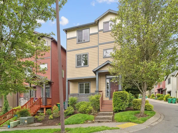 15528 SW Stone Ridge Cir, Beaverton, OR 97007