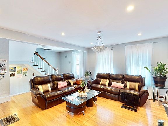 5th image of 74 Edwin St #0