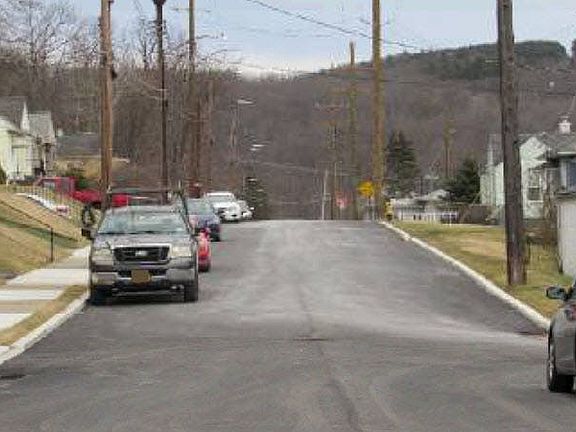 5th image of 93 Wren St
