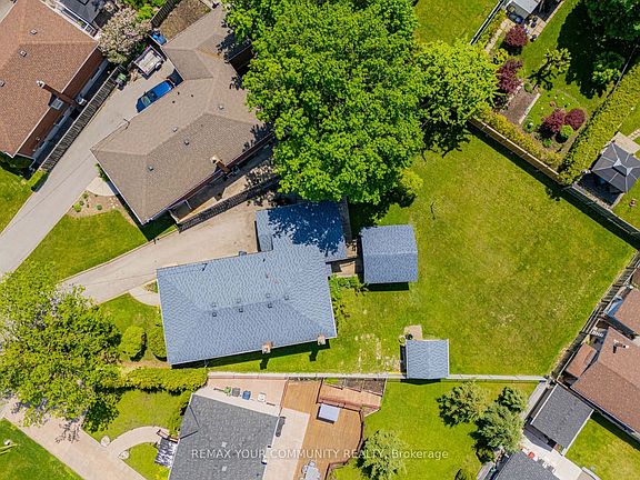 3rd image of 9 Letchworth Cres