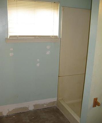 4th image of 1366 Stewart St