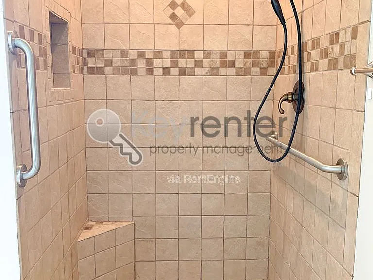 7716 Royal Harbour Cir — Photo 37