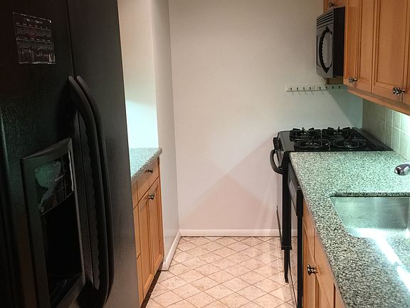 4th image of 347 W 57th St APT 6C