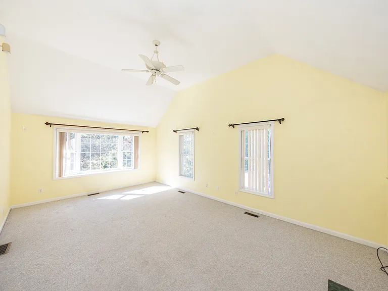 469 Walnut St — Photo 43