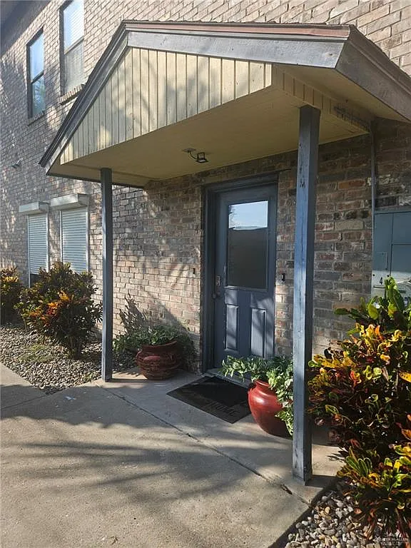 2 bed, 2.0 bath, 1114 sqft, $1,800 — Photo 1