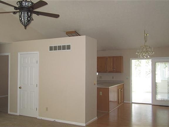 4th image of 3427 Dale Ln