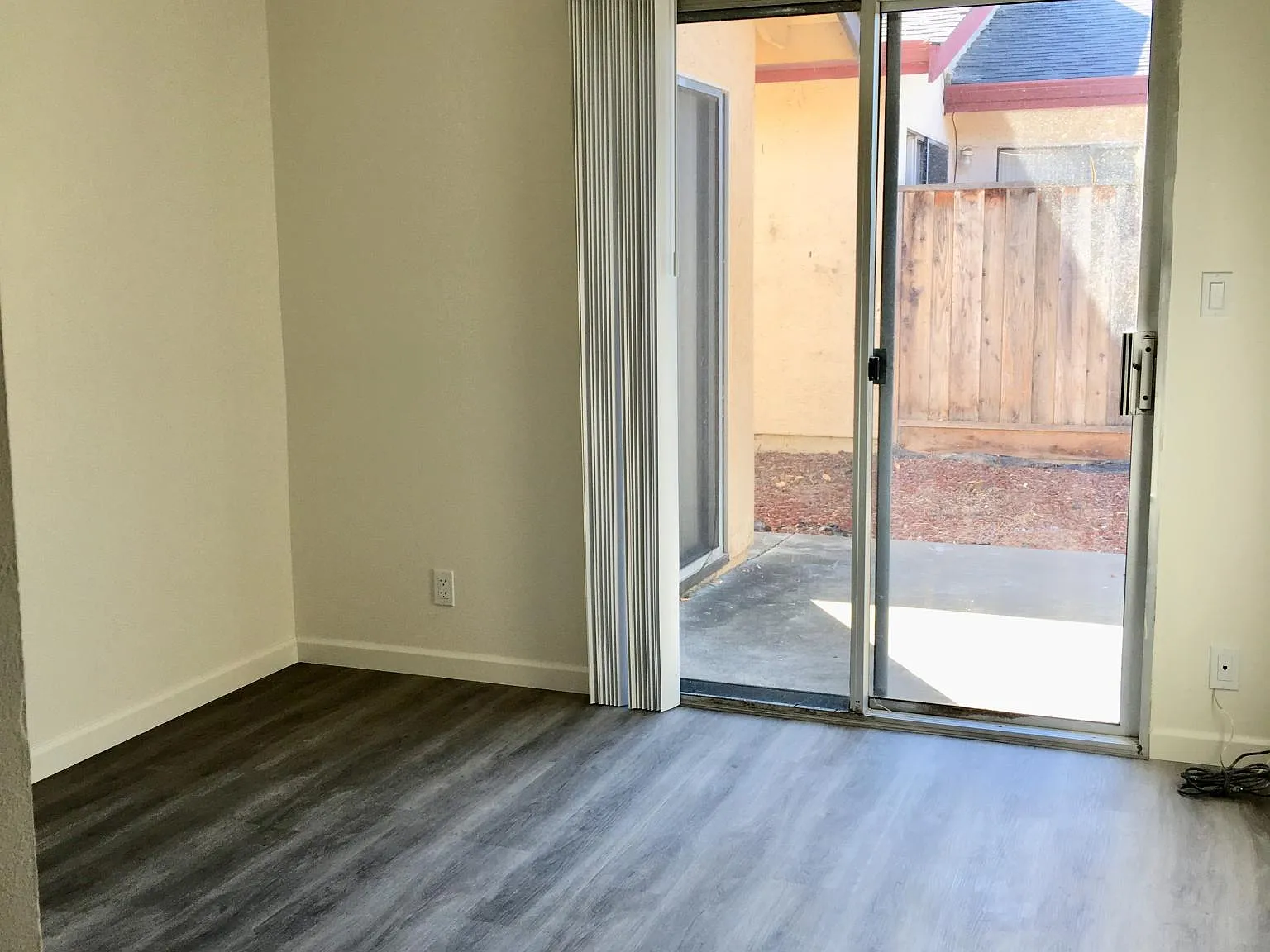 4 bed, 1412 sqft, $4,200 — Photo 3