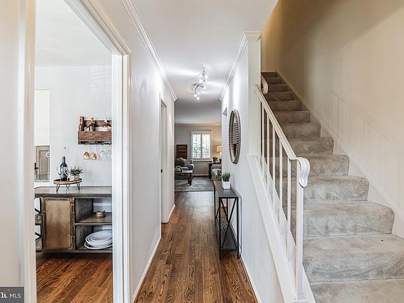 2nd image of 4577 Airlie Way