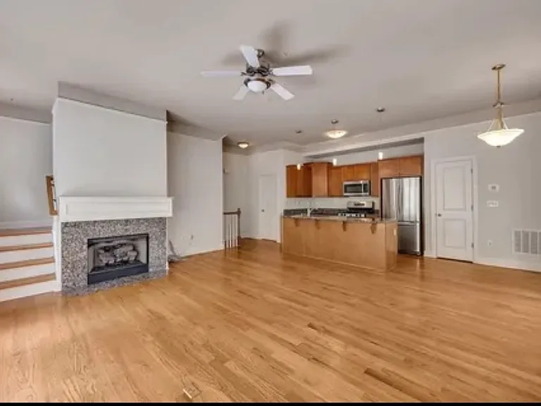 1390 Dutch Valley Pl NE — Photo 7