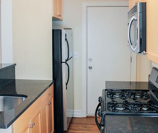 5th image of 3808-20 N Sheffield Ave #3810-3W