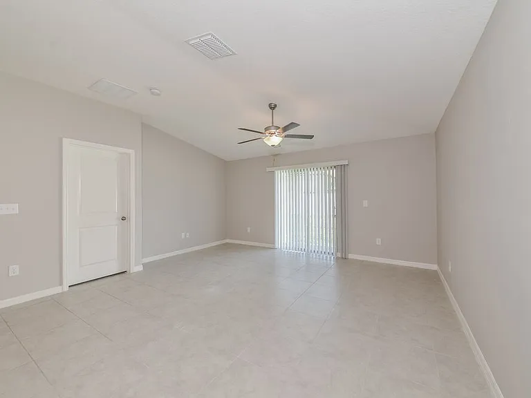 816 Calico Scallop St — Photo 4