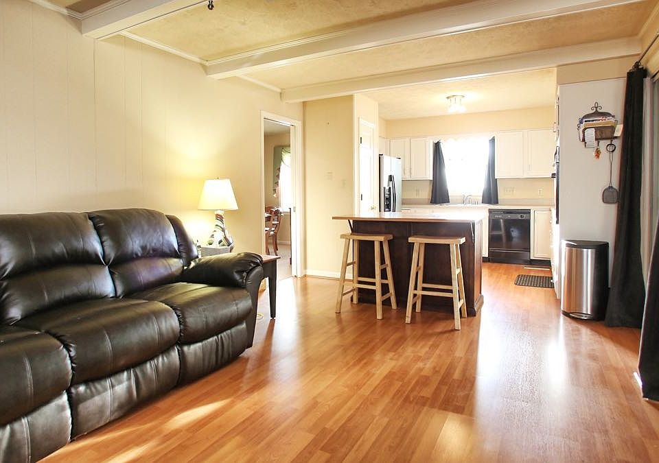 1st image of 285 Hayes Ln