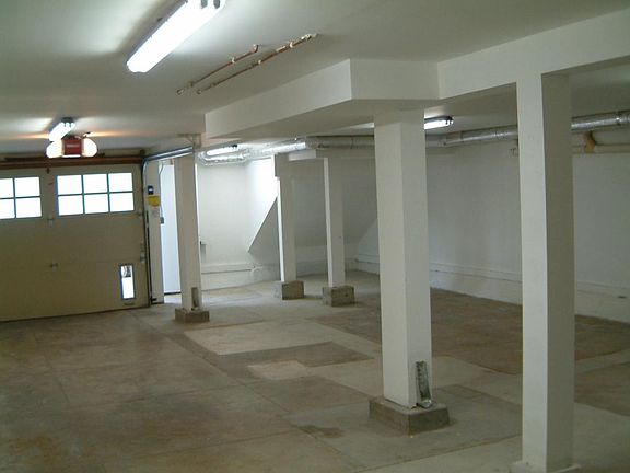 4th image of 387 14th Ave