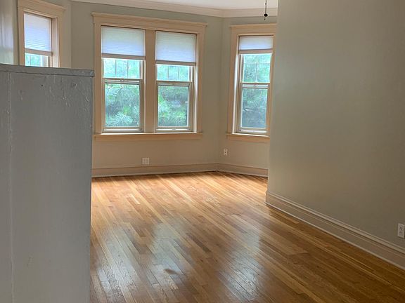2nd image of 836 W Sunnyside Ave APT 1S
