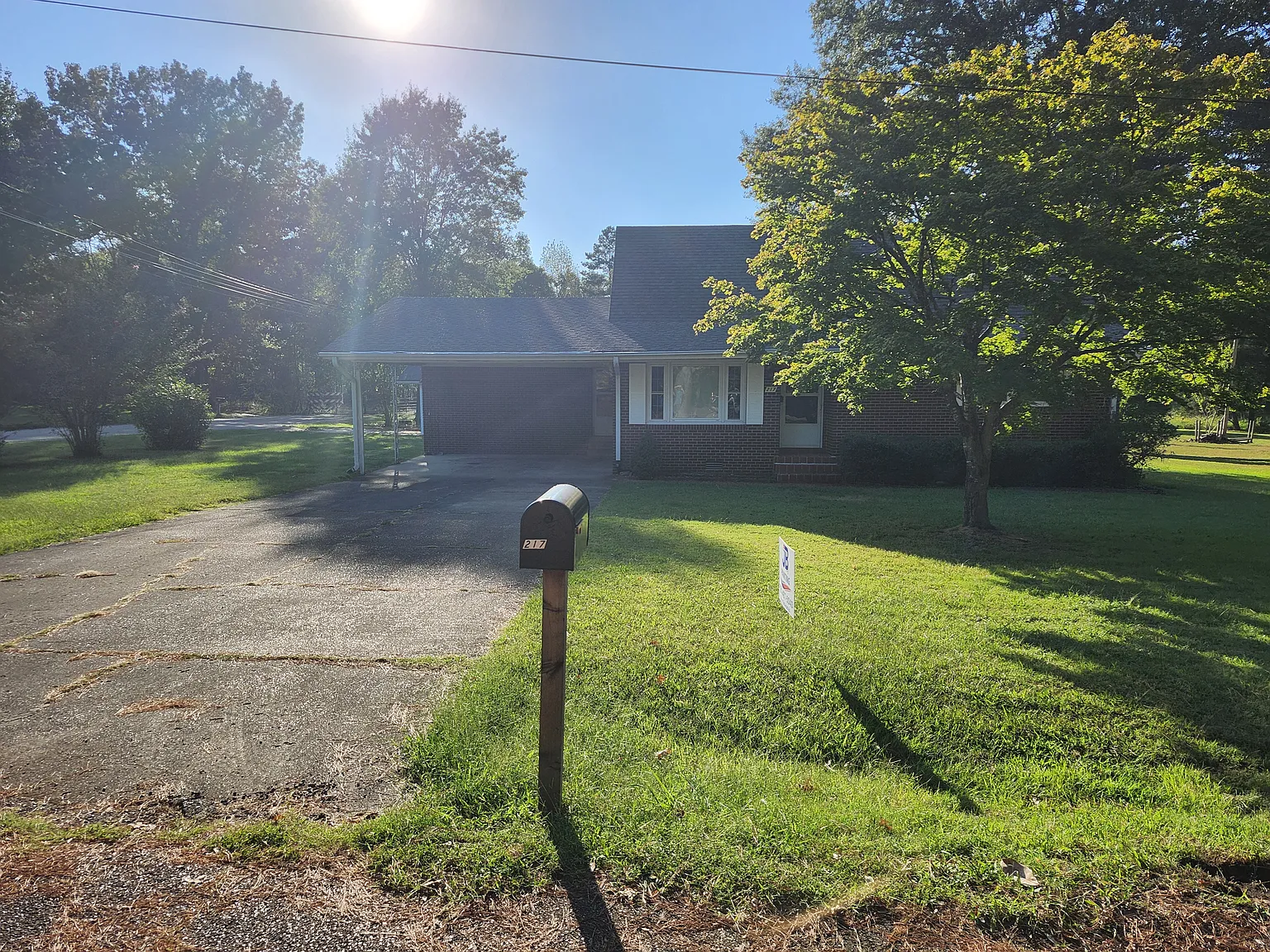 4 bed, 2468 sqft, $1,975 — Photo 1