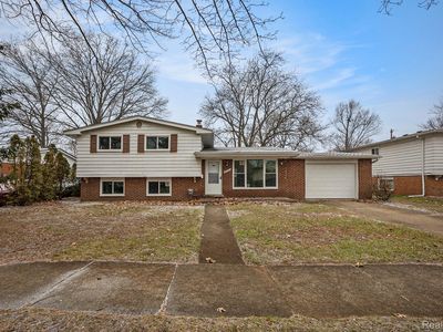 20931 Robinwood St, Farmington, MI, 48336