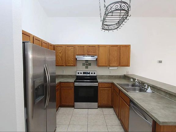 3rd image of 1139 Beech Grove Way