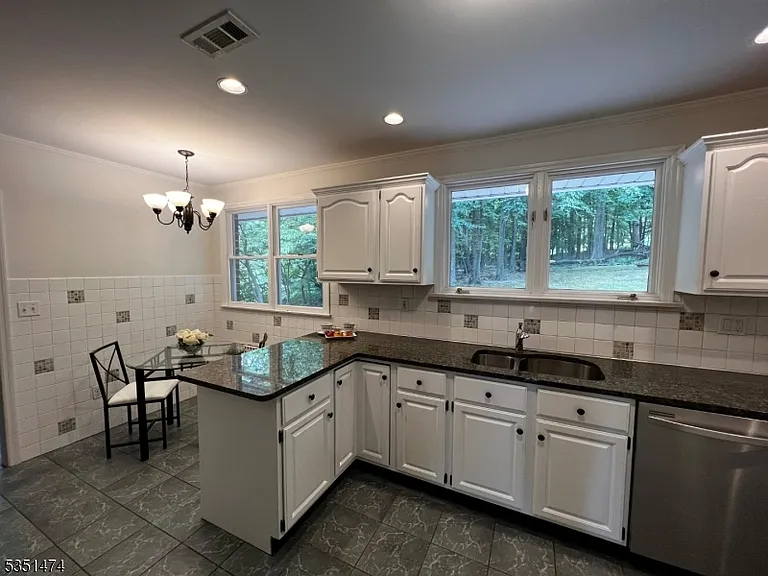 56 Grandview Pl — Photo 18