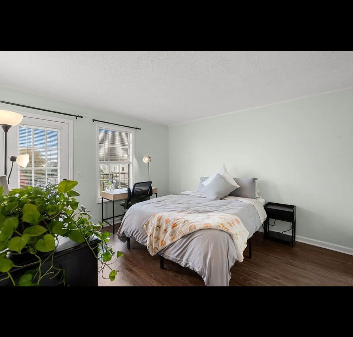 2 bed, 750 sqft, $1,900 — Photo 4