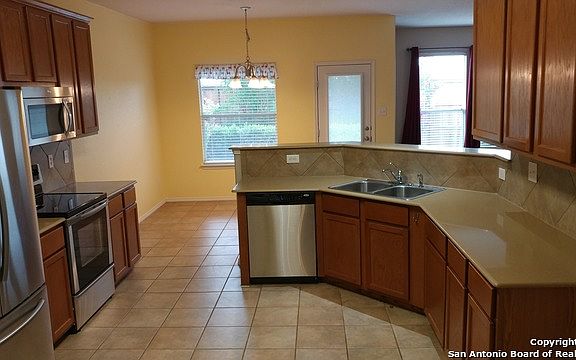 3rd image of 109 Deerwood Oaks