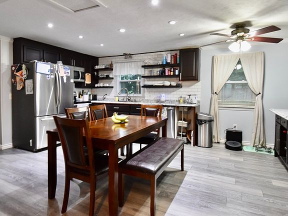 2nd image of 9 Maid Marion St
