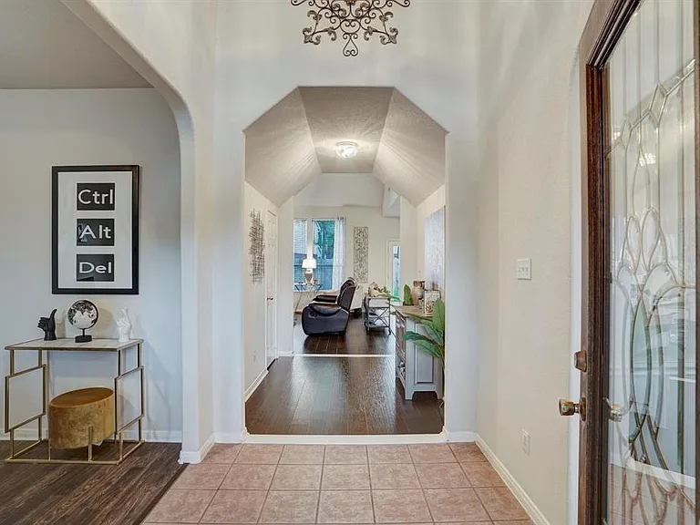 16523 McCormick Dr — Photo 2