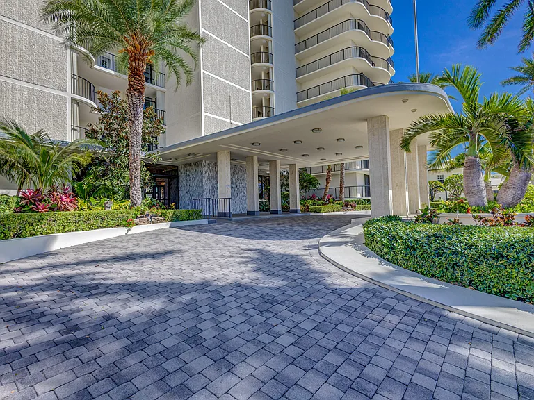 400 Beach Rd #702 — Photo 51