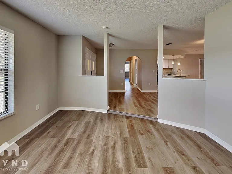 10327 Lansfield St — Photo 7