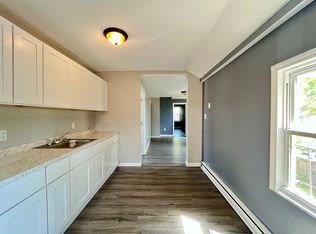 14 Blackhall St, New London, CT 06320